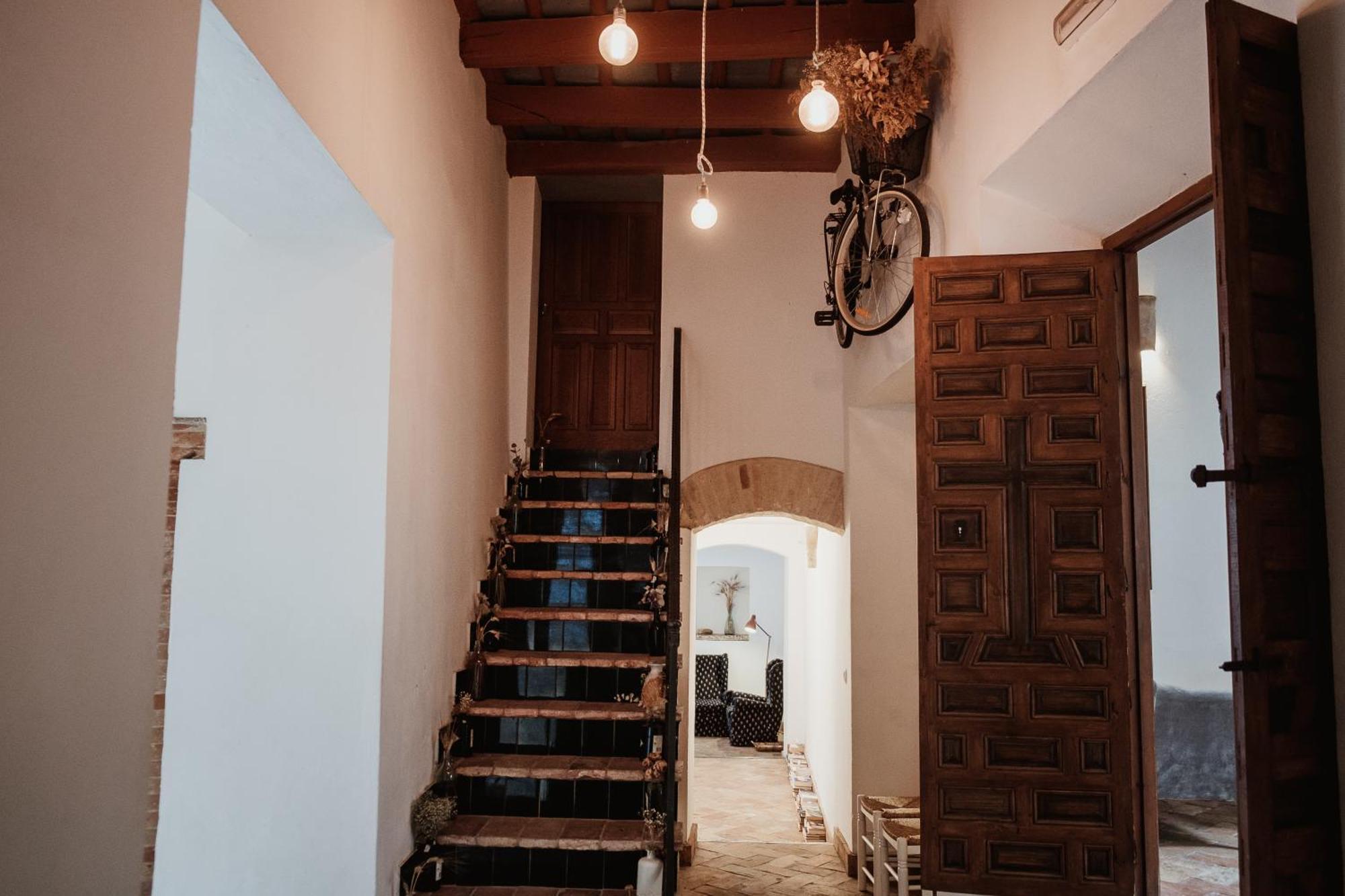 Hostal Cafe Frenteabastos Carmona  Buitenkant foto
