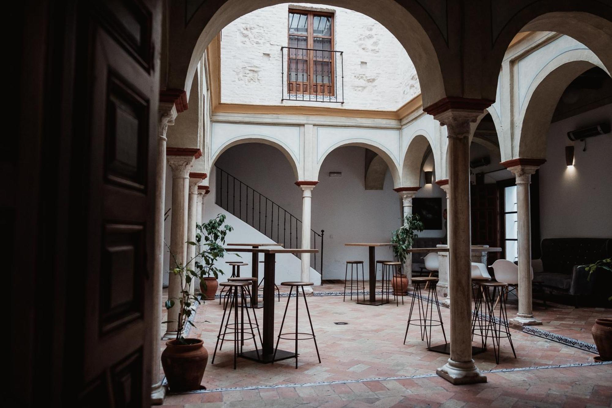 Hostal Cafe Frenteabastos Carmona  Buitenkant foto