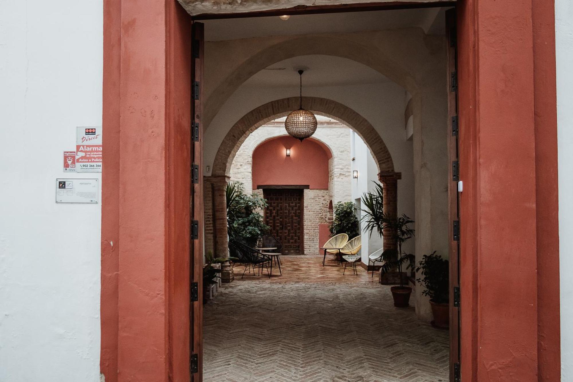 Hostal Cafe Frenteabastos Carmona  Buitenkant foto