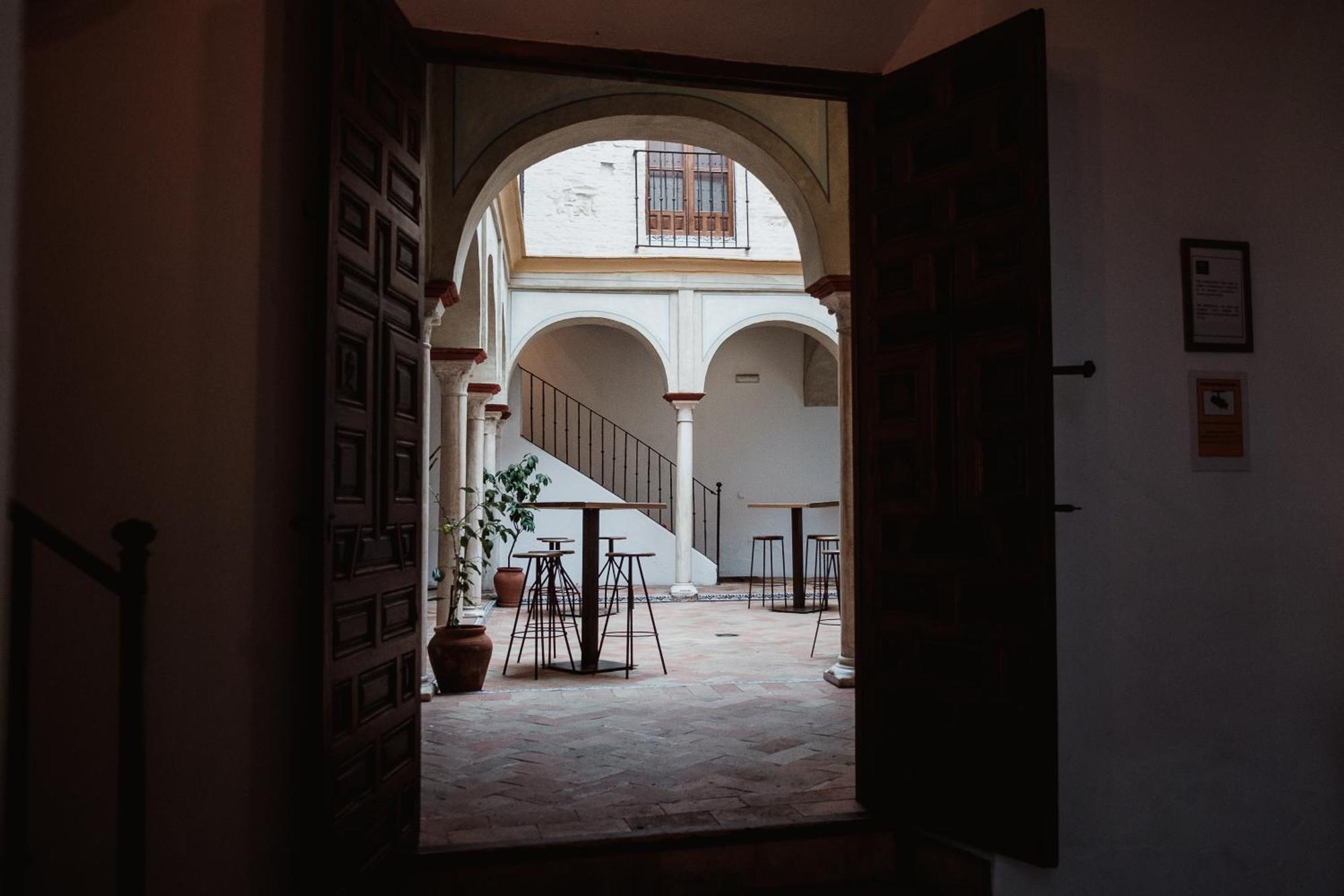 Hostal Cafe Frenteabastos Carmona  Buitenkant foto