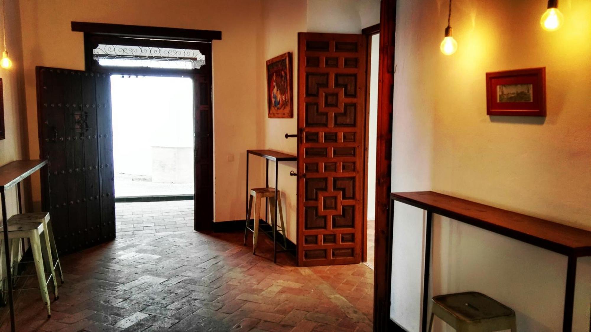 Hostal Cafe Frenteabastos Carmona  Buitenkant foto