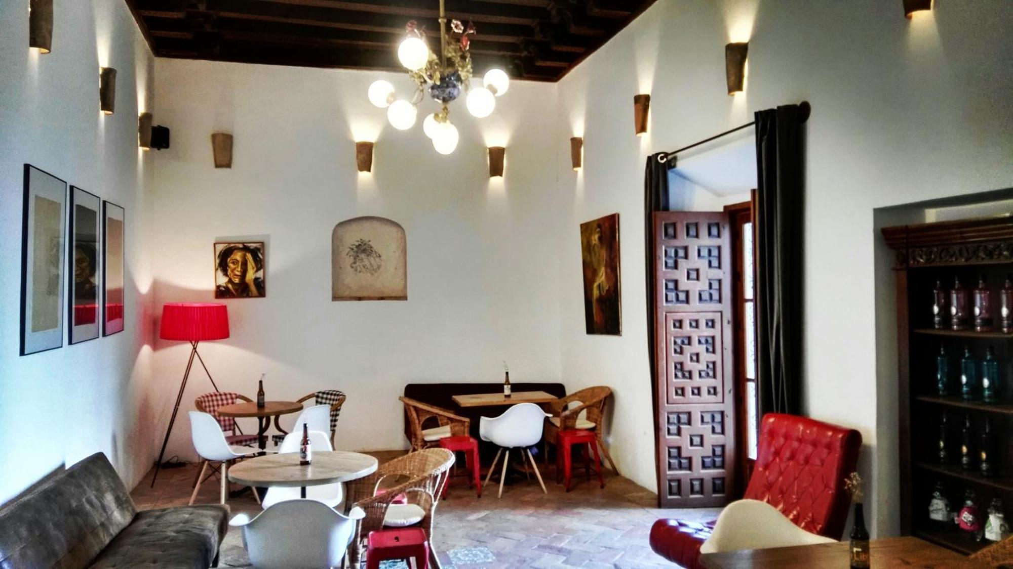 Hostal Cafe Frenteabastos Carmona  Buitenkant foto