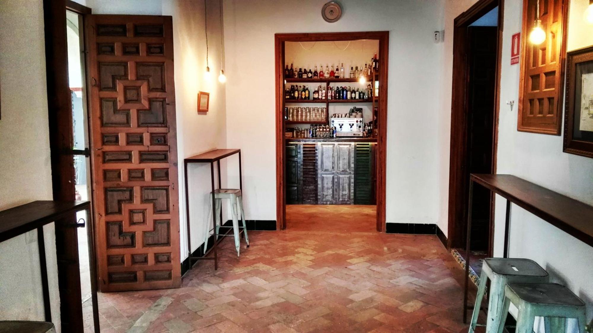 Hostal Cafe Frenteabastos Carmona  Buitenkant foto