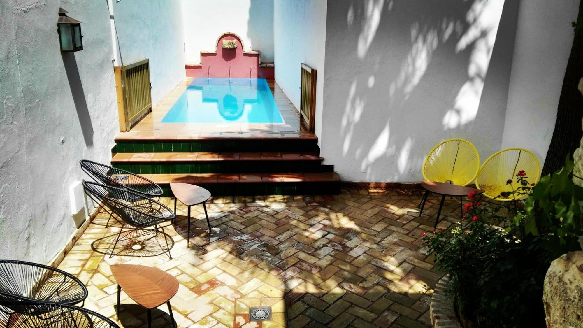 Hostal Cafe Frenteabastos Carmona  Buitenkant foto