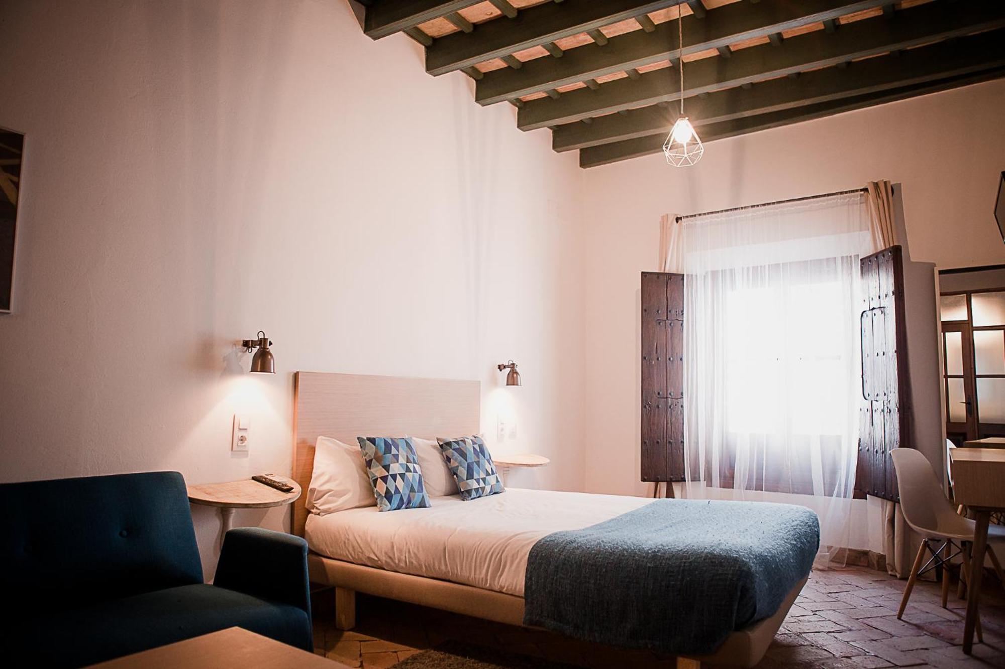 Hostal Cafe Frenteabastos Carmona  Buitenkant foto