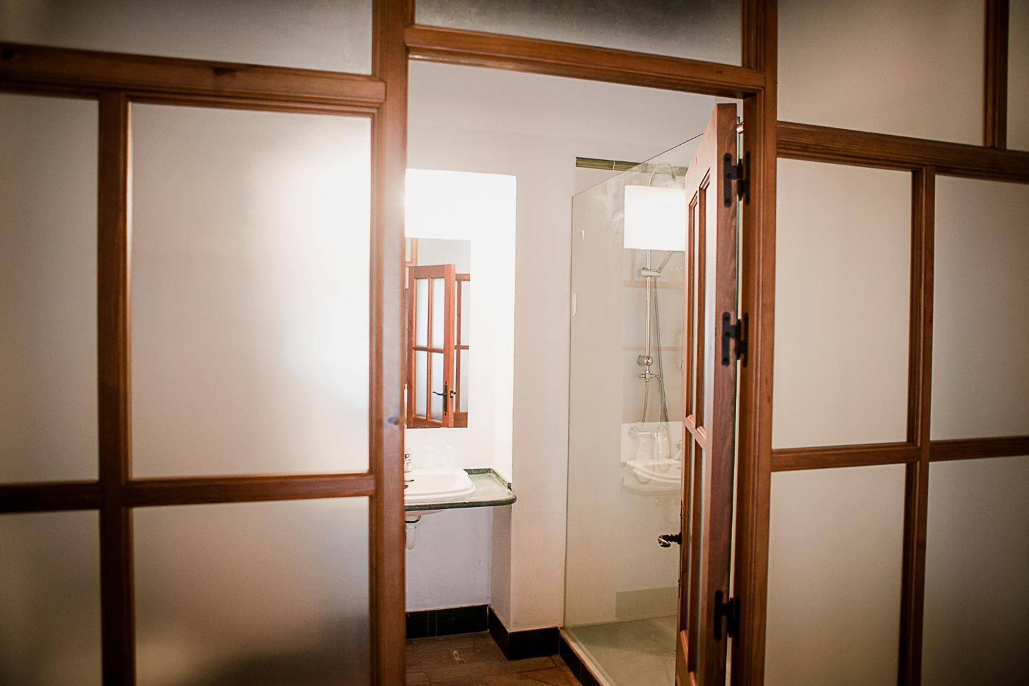 Hostal Cafe Frenteabastos Carmona  Buitenkant foto
